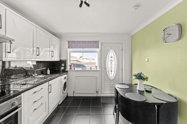7 Ewart Grove, Bo'ness photo 2
