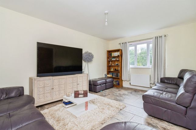 14, Spinners Square, Newton Abbot photo 4
