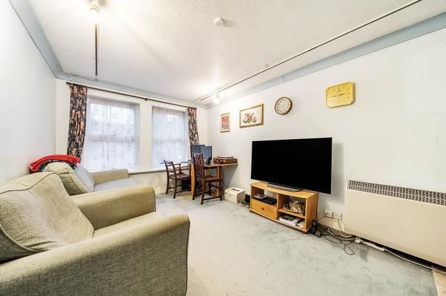 Flat for sale in Abingdon, Oxfordshire