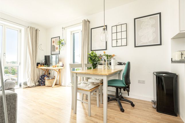 Thumbnail Flat for sale in Mapleton Crescent, London