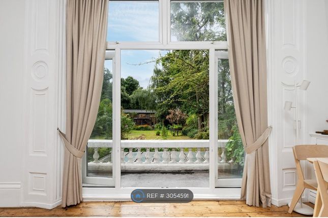 Grove Court, Larkhall Rise, London photo 3