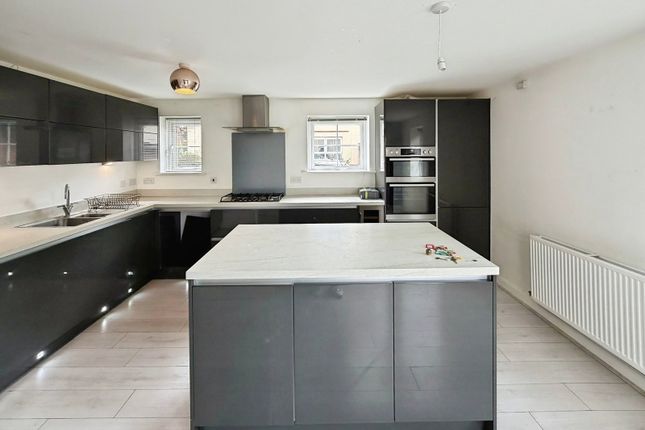 77, Heol Pentre Bach, Swansea photo 4