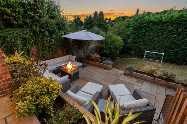 26 Hazlemere View, High Wycombe photo 4