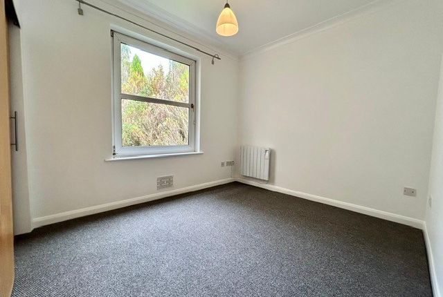 Flat 2, Eastleigh photo 4