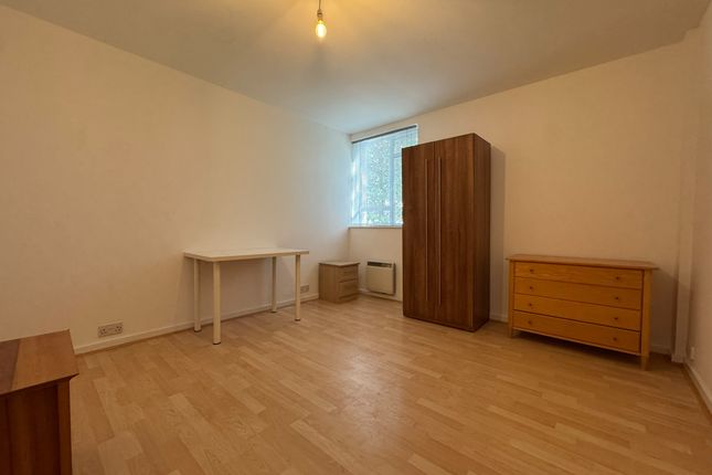 Wynford Road, London photo 5