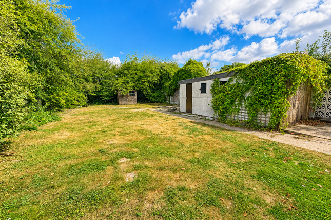 30, New Century Road, Basildon photo 2