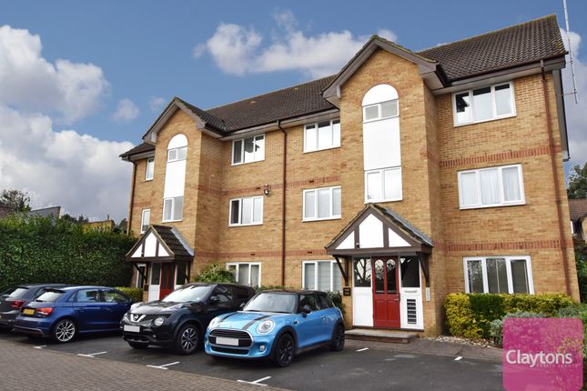 Thumbnail Flat for sale in Rochester Drive, Garston, Watford