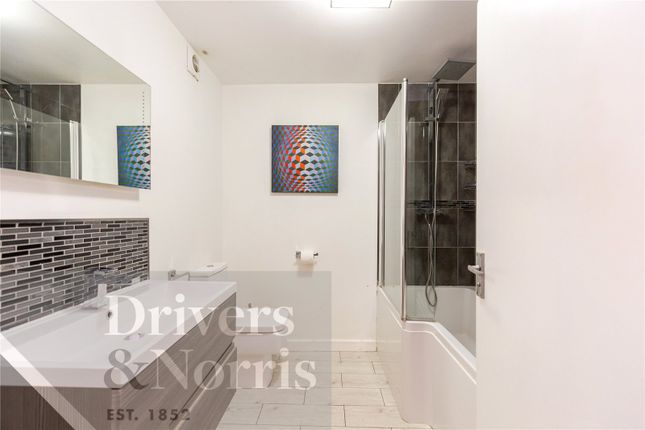 5, Greatfield Close, London photo 4