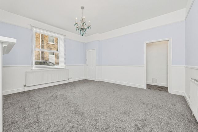 7, Regent Street, Lower Hopton, Mirfield photo 3