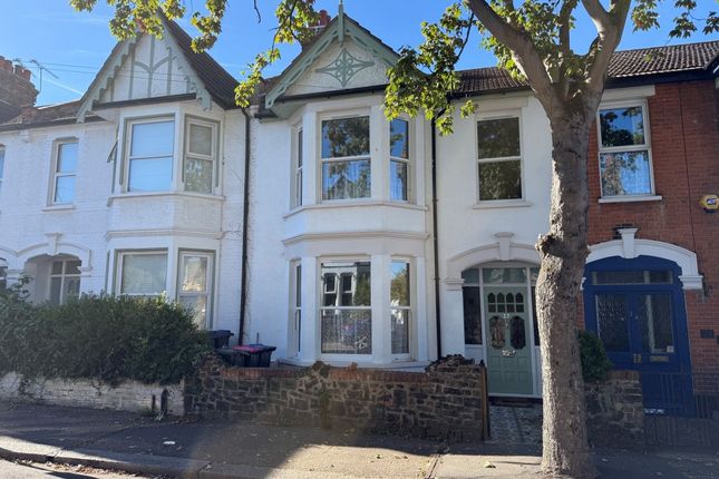 3-bed terraced on 22 Wenham Drive, Westcliff-on-Sea, £320,000