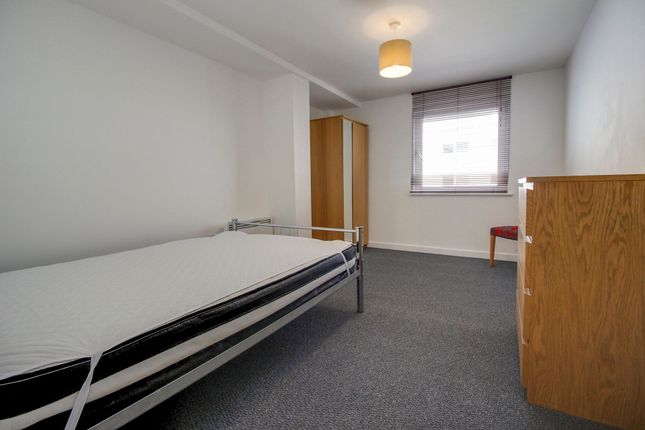 128 Paramount Beckhampton Street, Swindon photo 4
