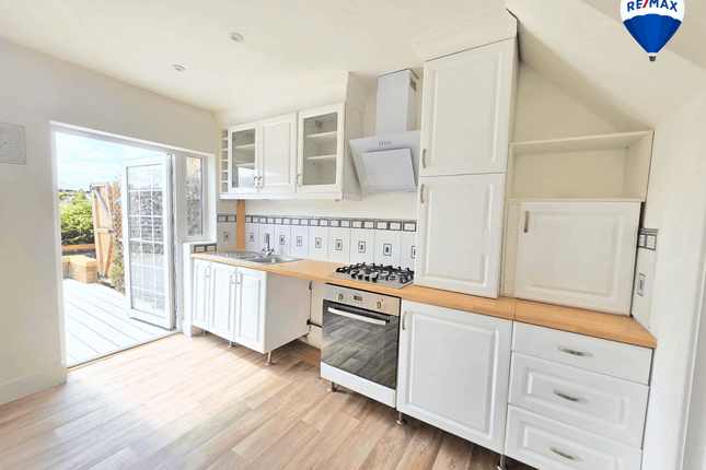 4, Longthornton Road, London photo 2