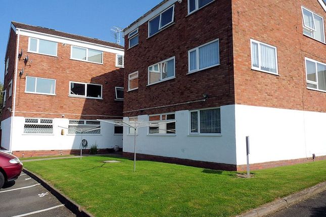 Flat to rent in Stour Close, Halesowen