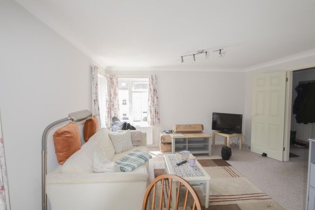 4, Barnhouse Close, Pulborough photo 4