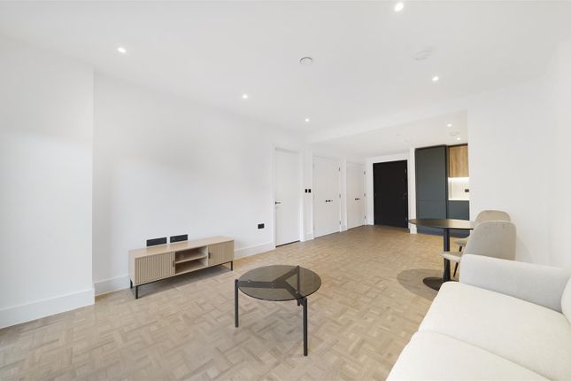 4 Folgate Apartments, 22 Dancers Avenue, London photo 4