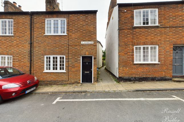 Cottage to rent in Well Street, Buckingham, Buckinghamshire