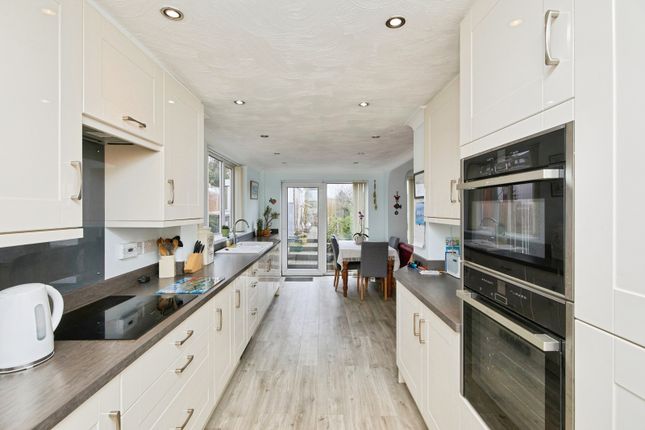 30, Spinney Rise, Nottingham photo 2