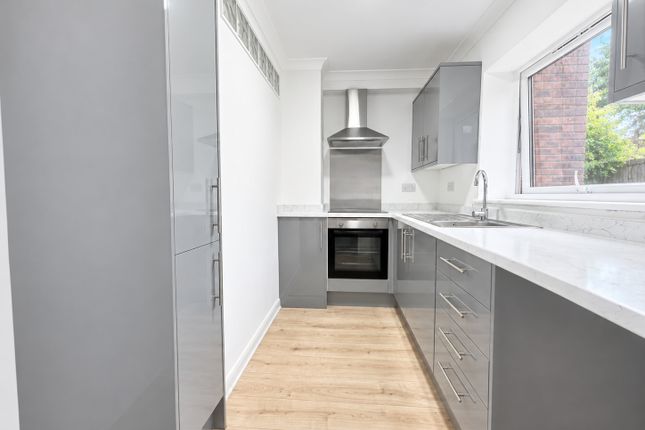 2, Spencer Court, Sandgate photo 2