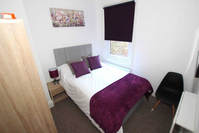 Thumbnail Room to rent in Dorothy Street, Reading