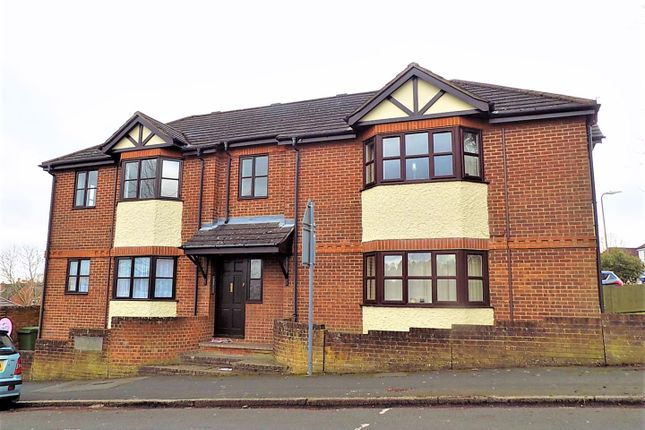 Thumbnail Flat to rent in St. Georges Road, Aldershot