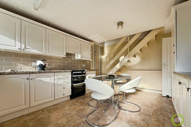5 Cranberry Close, Darwen photo 3