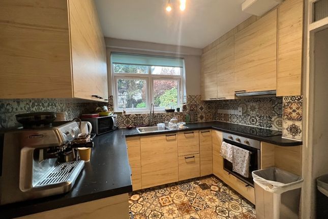 152, Uxbridge Road, Hatch End photo 5
