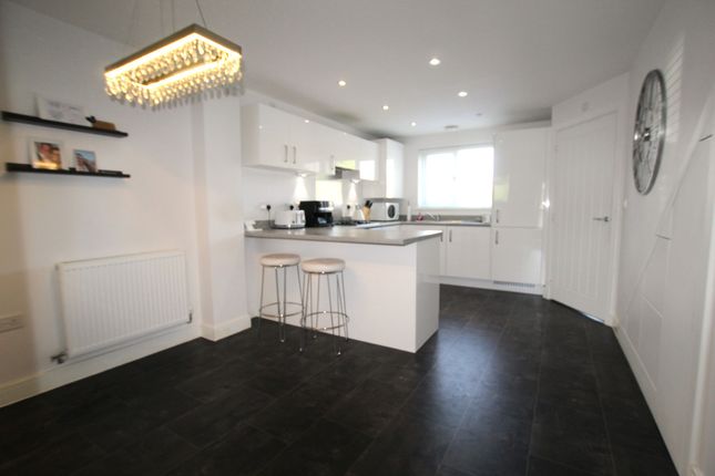 23 Howden Avenue, Rotherham photo 4