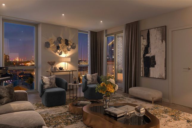 Thumbnail Flat for sale in King's Road Park, King's Road, London