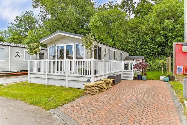 Thumbnail Mobile/park home for sale in Vale Road, Deal, Kent