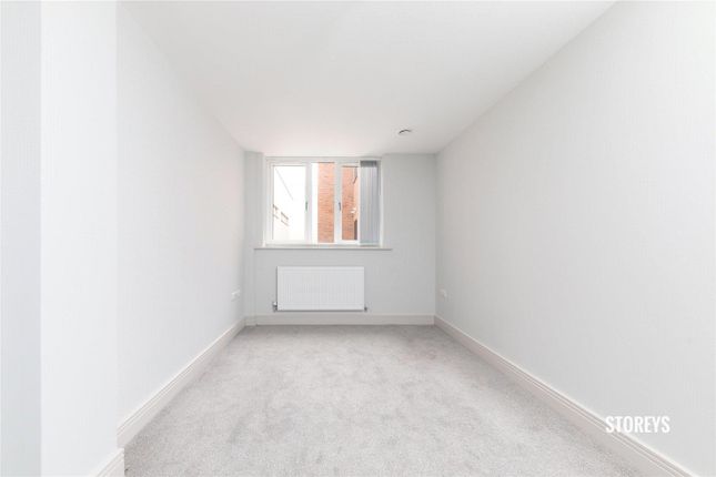 Flat to rent in Clockhouse Avenue, Barking