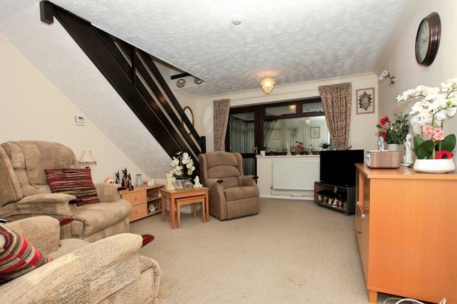 19, Fletton Fields, Peterborough photo 2