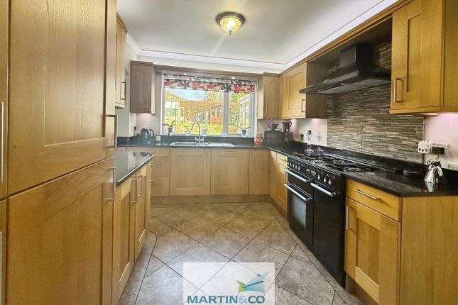 12, Curzon Drive, Worksop photo 2