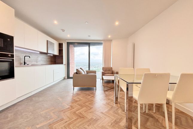 Apt 1806, Skyline Apartments, London photo 4