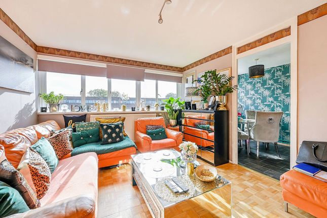 Flat for sale in Copley Close, Hanwell, London