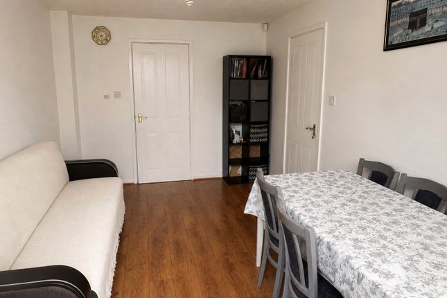 21, Maybank, West Midlands photo 4