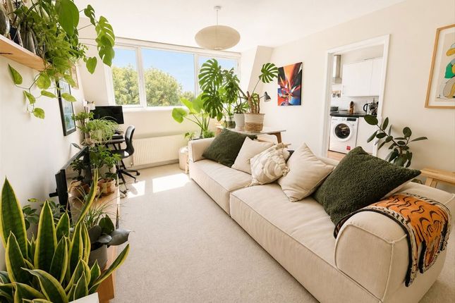 Flat 6, Westways, 43, Hamilton Road, London photo 3
