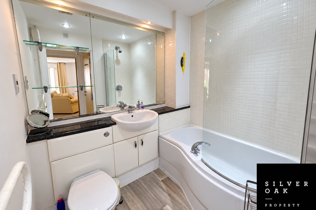 Flat 18, Llanelli photo 2