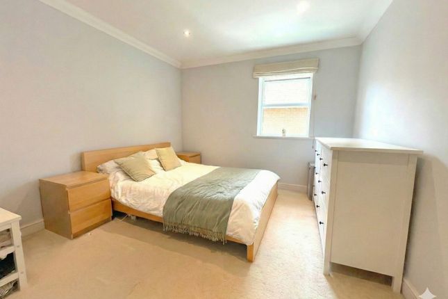3, Fosse Lodge, Reigate photo 3