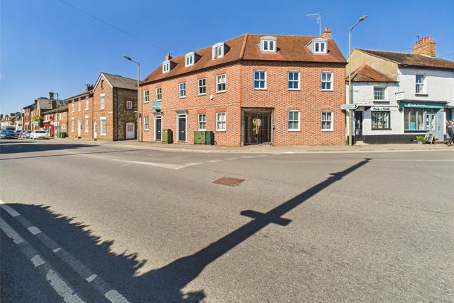 2-bed flat on 1, Whitehound, Oxfordshire, £1,450/mo