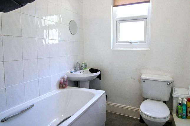 22, Warwick Street, Newcastle upon Tyne photo 4