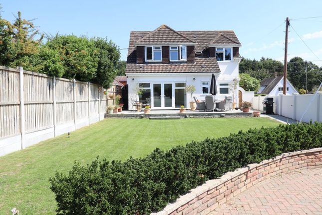23, Weir Gardens, Rayleigh photo 2