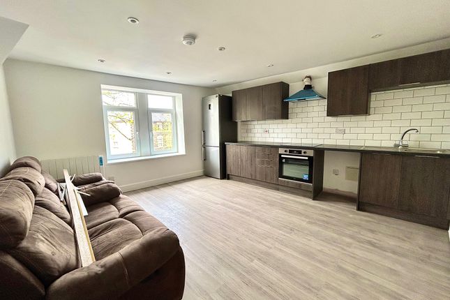 Flat to rent in Richmond Road, Cardiff