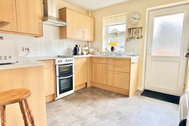 35, Shephard Mead, Tewkesbury photo 3