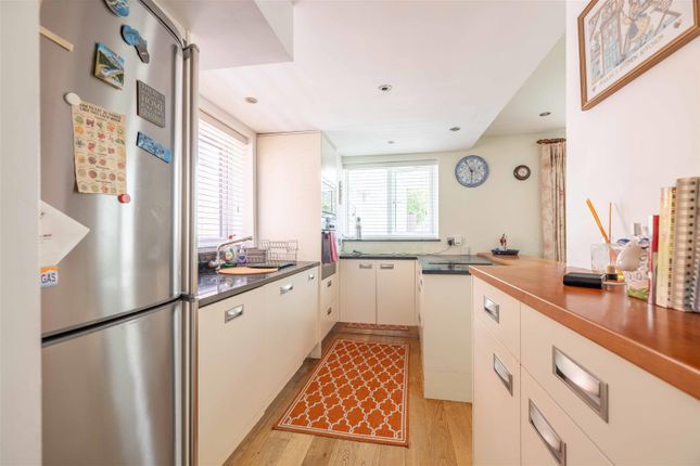 20, Meadow Way, Windsor photo 4