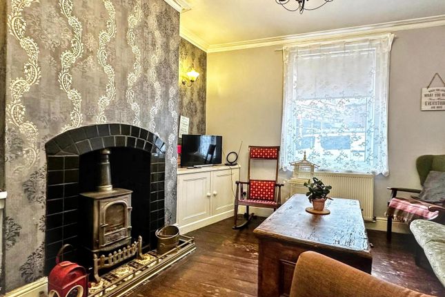 61, West Street, Leek photo 3