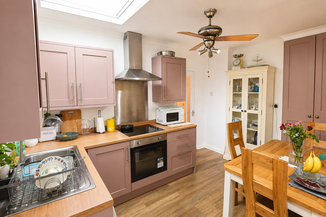 11 Edward Close, Merthyr Tydfil photo 3