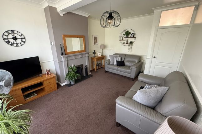 67 Avenue Road, Harold Wood, Romford photo 4