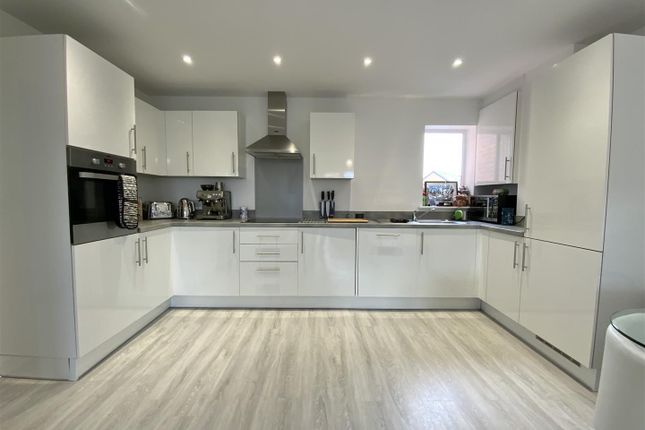Flat 4, 31, Harris Way, Milton Keynes photo 3