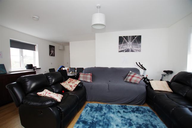 25, Arabian Avenue, Swindon photo 4