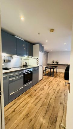 Flat to rent in Skypark Road, Bristol